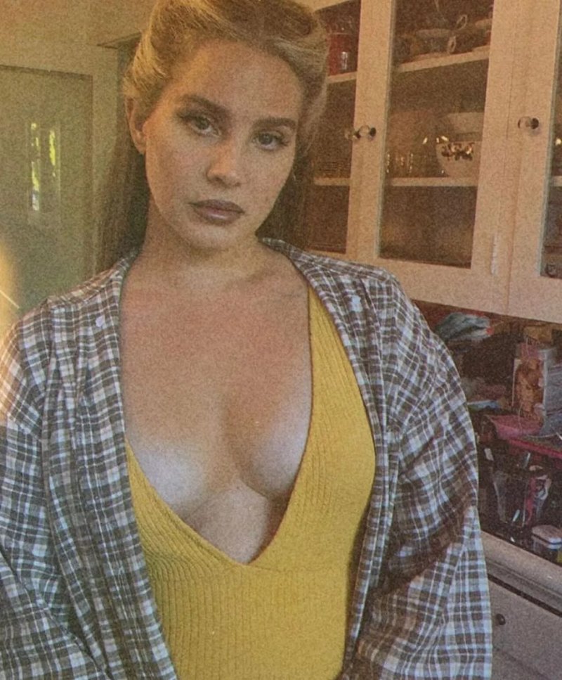 Singer Lana Del Rey