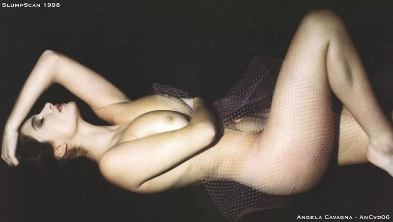 Naked actress Isabella Orsini